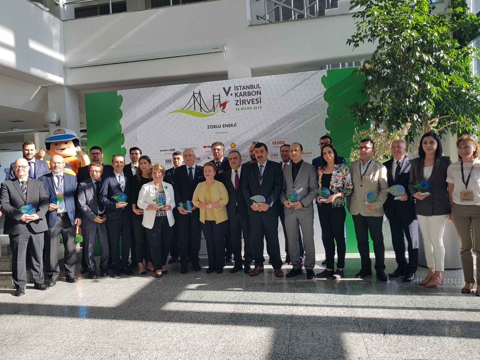 UTIKAD Receives Low Carbon Hero Award For Its Sustainable Logistics Certificate