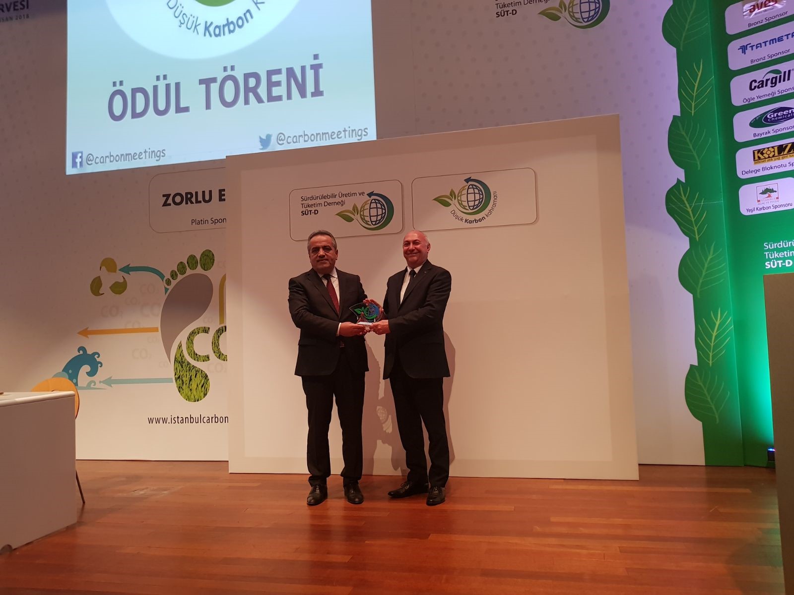UTIKAD Receives Low Carbon Hero Award For Its Sustainable Logistics Certificate