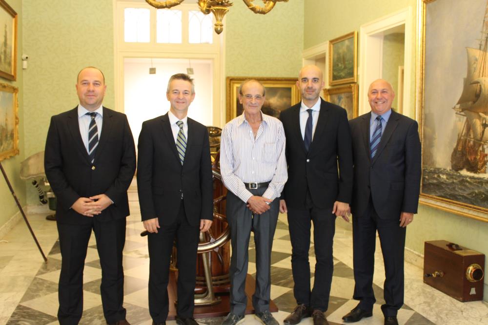 İzmirli Lojistikçilerden Kooperatiflere Çağrı