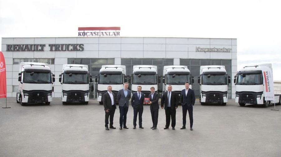 ARCLOG, RENAULT TRUCKS İLE 10 YILLIK İŞ BİRLİĞİNİ 100 YENİ ARAÇLA GÜÇLENDİRİYOR