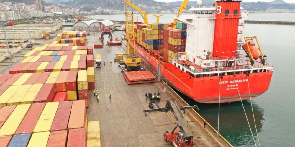 GİRESUN LİMANI'NDA İLK KONTEYNER TAŞIMACILIĞI HEYECANI