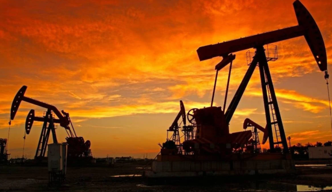 İRAN’LA BARIŞ SİNYALLERİ PETROLÜ DÜŞÜRDÜ, FİYATLAR YENİDEN YATAYDA