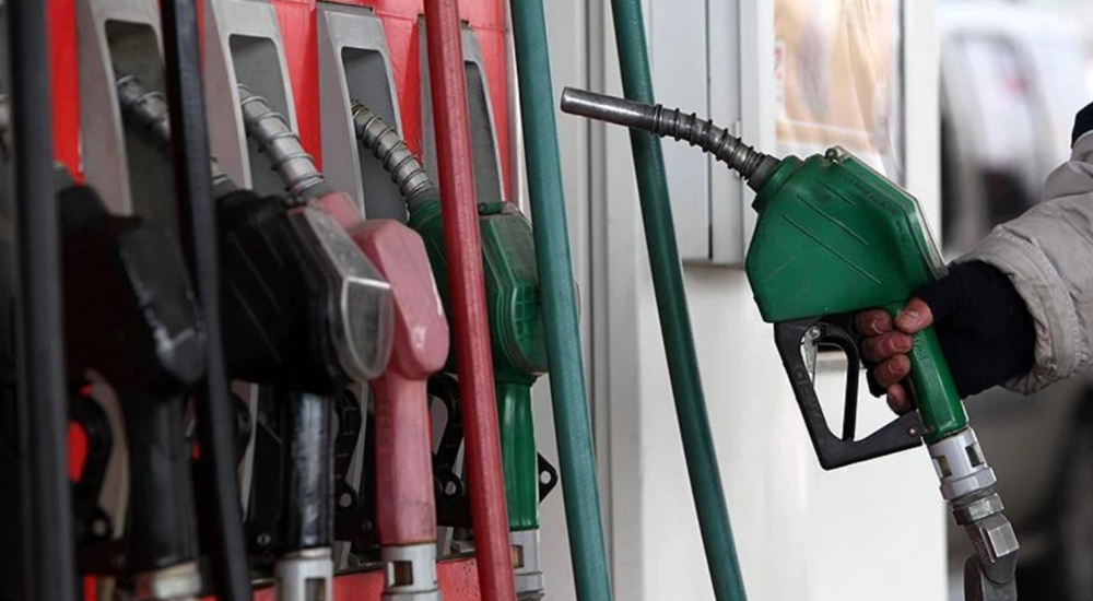 MOTORİNDE YENİ ZAM KAPIDA: LİTRE FİYATI 3,32 LİRA ARTACAK