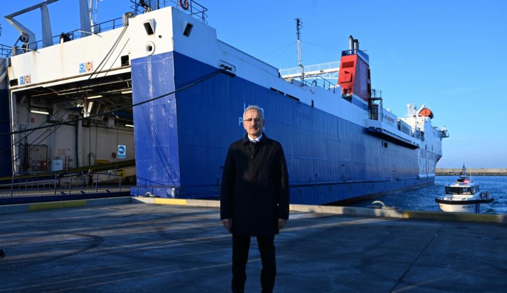 RO-RO GEMİLERİYLE TAŞINAN ARAÇ SAYISI ÜÇ KATTAN FAZLA ARTTI