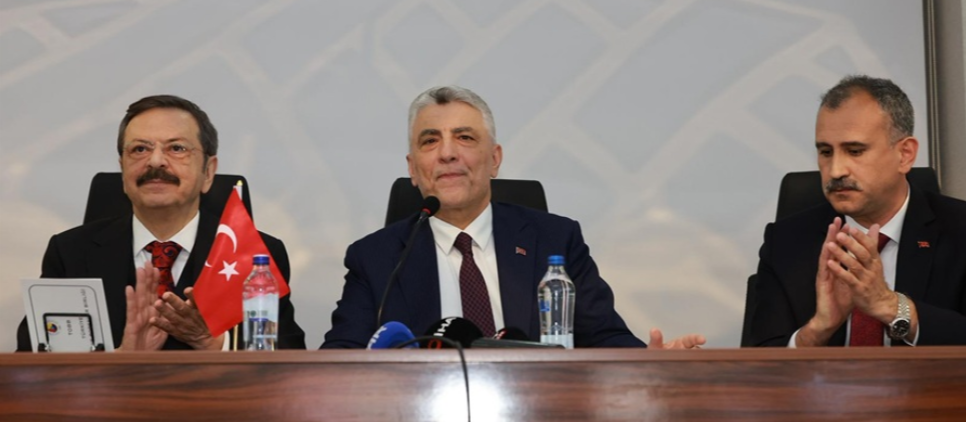 TİCARET BAKANI BOLAT, AĞRI TİCARET VE SANAYİ ODASI'NDA KONUŞTU
