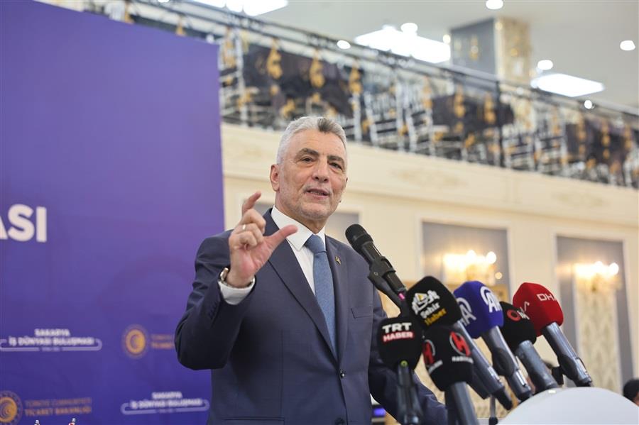 TİCARET BAKANI BOLAT, GAZETECİLERİN EKONOMİ GÜNDEMİNE İLİŞKİN SORULARINI YANITLADI