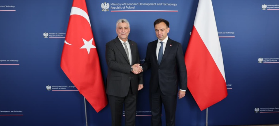 TİCARET BAKANI ÖMER BOLAT, POLONYA EKONOMİ VE MALİYE BAKANI İLE GÖRÜŞTÜ