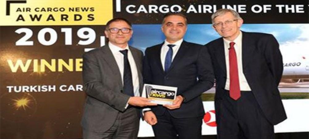 TURKISH CARGO'YA CARGO AIRLINE OF THE YEAR ÖDÜLÜ