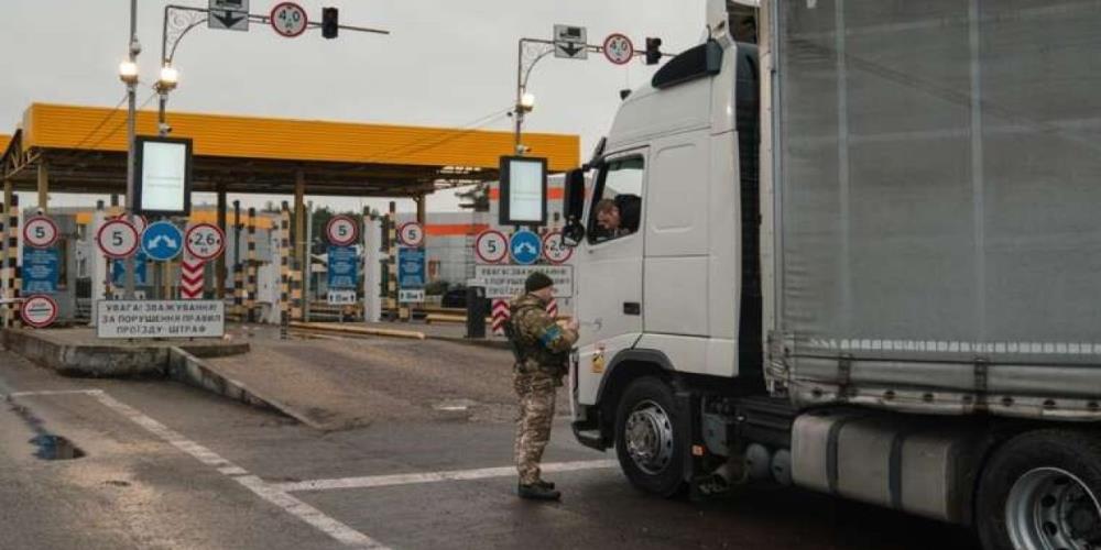 UKRAYNA SINIRLARINDA RANDEVU ALMAYAN TIR’A GEÇİŞ İZNİ YOK